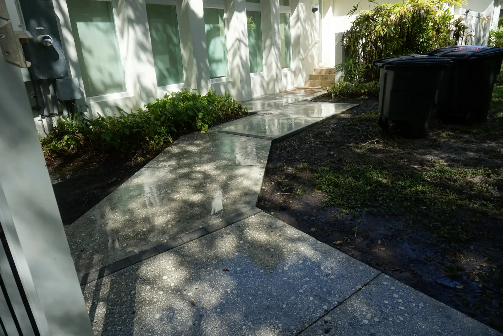Professional Pressure Washing in Progress, pressure washing project photo 4
