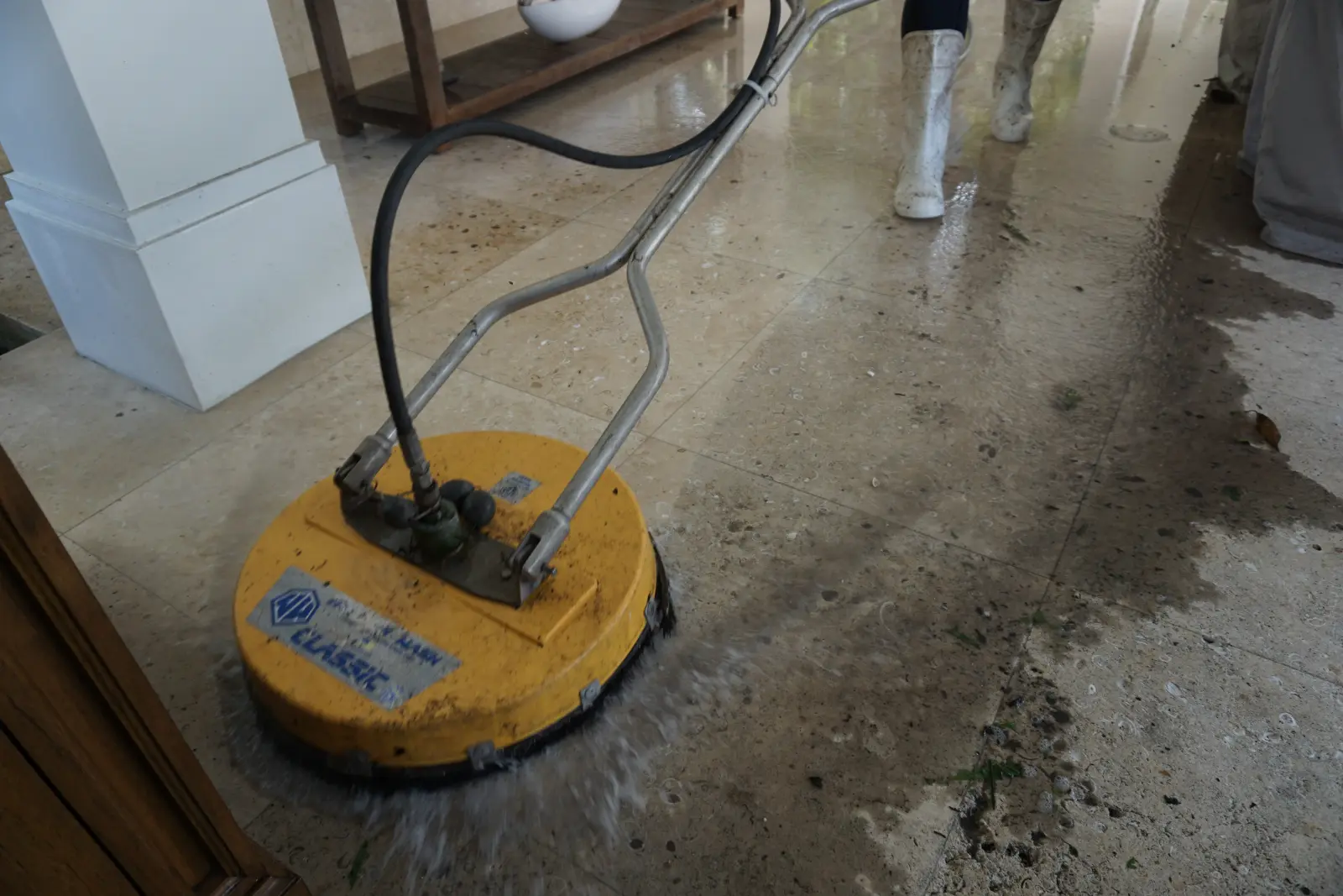 Professional Pressure Washing in Progress, pressure washing project photo 9
